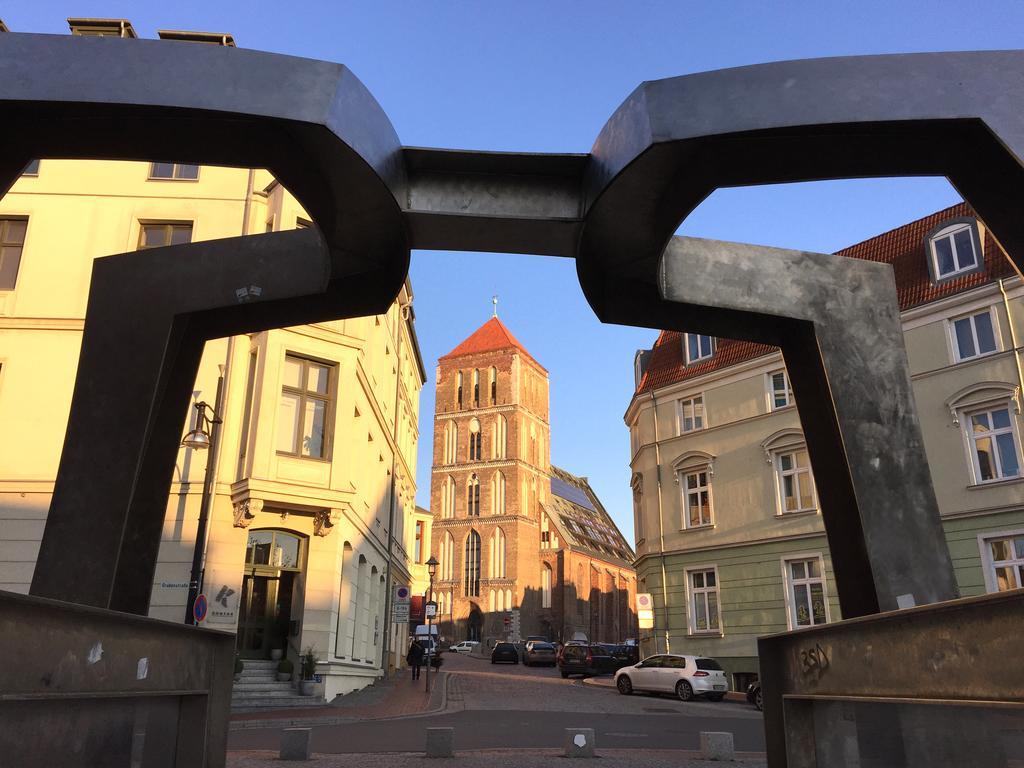 Ferienwohnung An Der Historischen Stadtmauer Rostock Extérieur photo