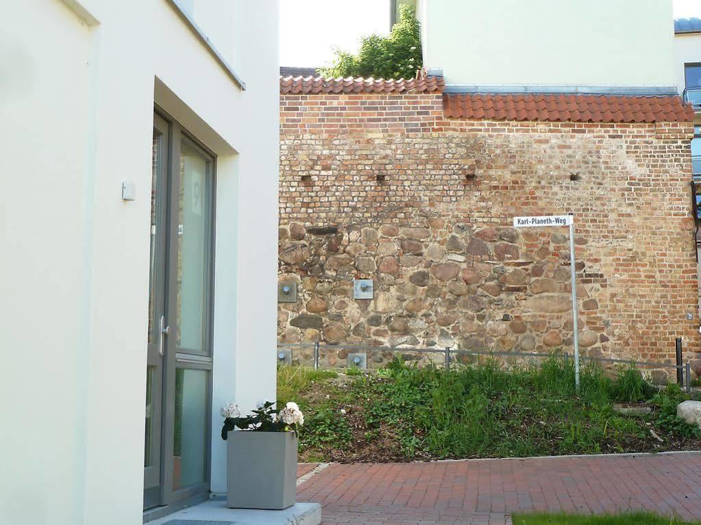 Ferienwohnung An Der Historischen Stadtmauer Rostock Extérieur photo